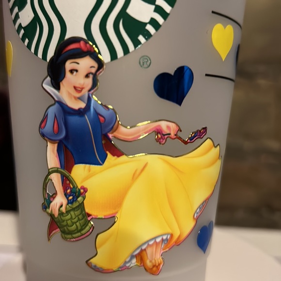 Snow White Starbucks cup - Picture 6 of 6